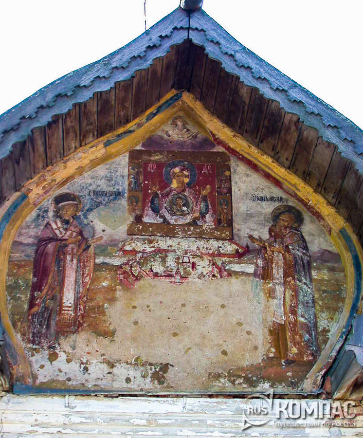 Роспись на воротах Знаменского монастыря