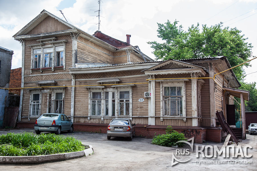 Дом(улица Фрунзе, 51) в годы войны здесь располагалось посольство Югославии