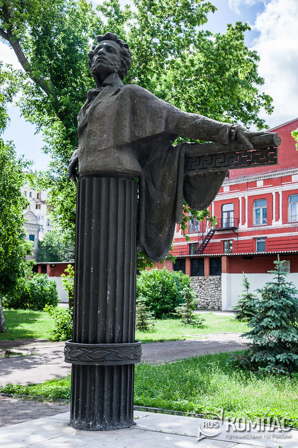 Памятник А.С. Пушкину в сквере Пушкина