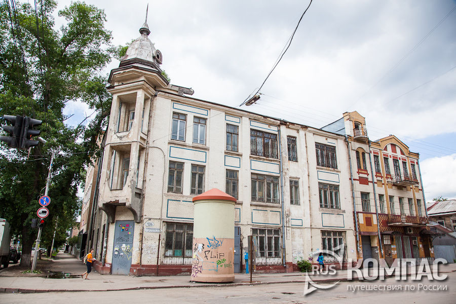      ,   ..  ( , 126  128)