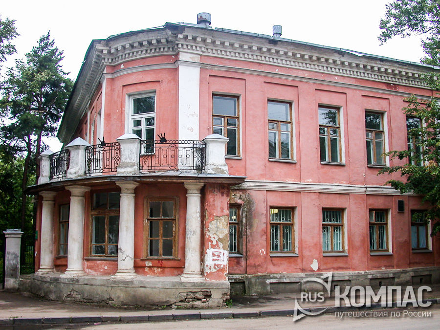 Дом Калашникова 1791 год (ул. Островского, 9)