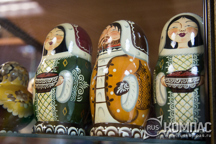 �������