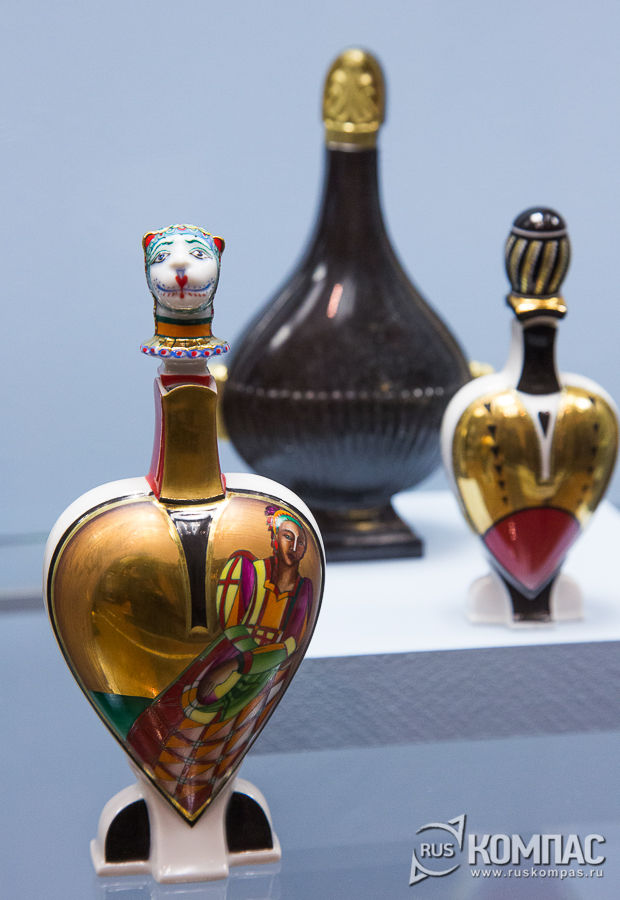 ������� ��� �����, ����������� (2005 �.) � ���������� (2011 �.)