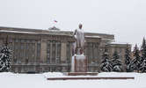 Ленин в снегу на Театральной площади