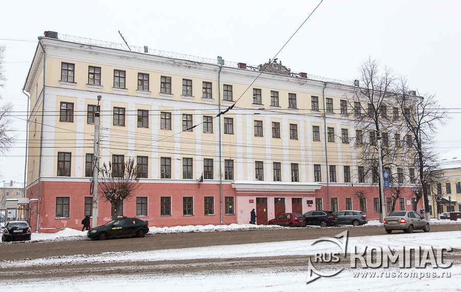 Здание бывшей Мариинской женской гимназии (ул. Маркса 64)