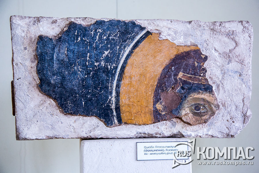 Образец византийской живописи - фрагмент фрески с изображением головы Богоматери, IX - Х века