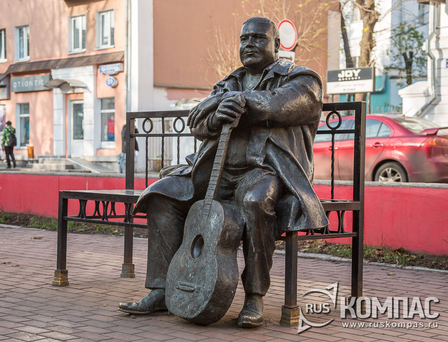 Памятник Михаилу Кругу на бульваре Радищева