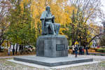 Памятник М.Е. Салтыкову-Щедрину