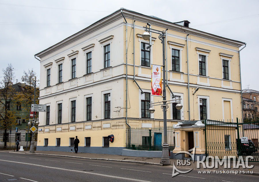 Бывшее здание мужской гимназии (Калининский медицинский институт)