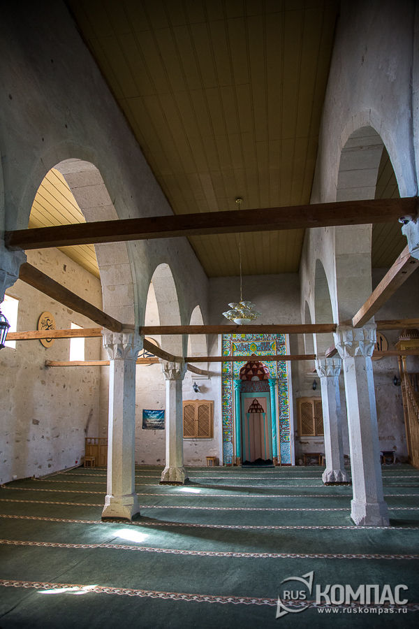Внутреннее убранство мечети Муххамед Узбек Хана