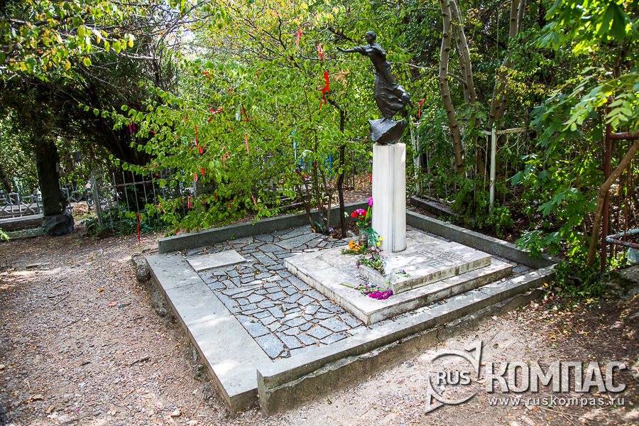Могила Александра Грина на Старокрымском кладбище