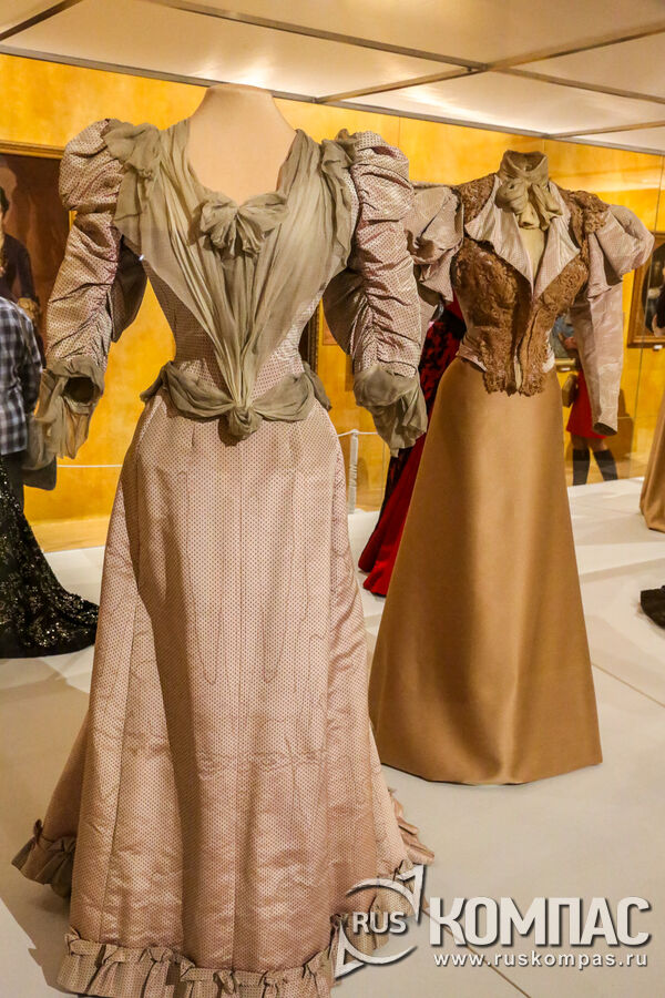 Платье визитное императрицы Марии Федоровны. Париж, модный дом Morin — Blossier, около 1893 г.