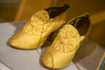 Туфли из желтого репса, принадлежавшие императрице Марии Федоровны петербургской изготовлены фирмой H.Inte