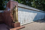 Памятник солдату Великой Отечественной войны на площади Героев