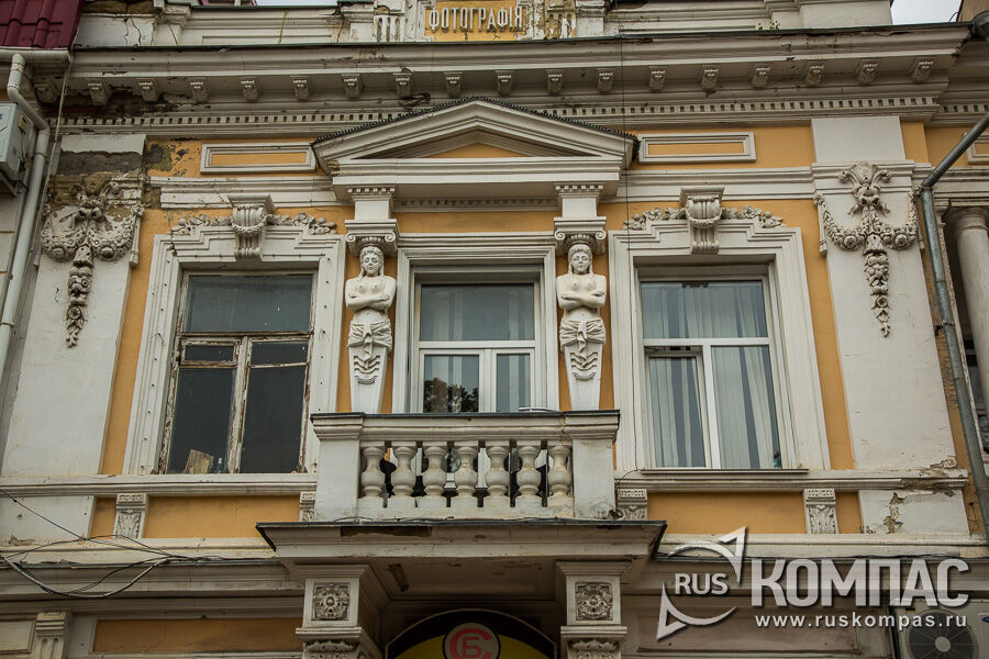 ������ � ������ ������� �����  (��. �������, 7)