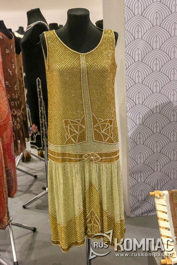 -    ,     The Gerode Dress (), 1920- .
