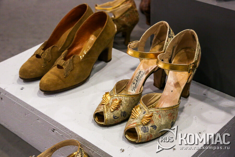 �������� � �������� ����� �� ����� � �������� �� ������� ���� ��  French Room (���), 1937 �.