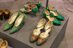 Обувь эпохи ар деко – это буйство красок, разнообразие материалов, смелые сочетания цветов и фактур