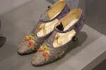 Главной чертой стиля обуви Франсуа Пинэ - искусная вышивка