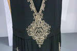 Платье из чёрного крепа Жанны Ланвен декорировано вышивкой бисером и медной нитью