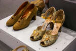 Замшевые и вечерние туфли из парчи с отделкой из золотой кожи ТМ  French Room (США), 1937 г.
