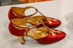 Красные туфли из атласа с Т-образной застёжкой на пуговице, ТМ Frank Brothers Footwear Inc. (США) 
