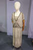 Платье-туника Эдвард Молине из кремового шелкового репса, декорированное стеклярусом, искусственным жемчугом и желатиновыми бусинами-полусферами