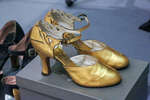 Туфли фасона D’Orsay из золотой кожи на французском каблуке торговой марки J & J Slater, 1926-1928 годы