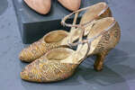 Туфли фасона D’Orsay с верхом из парчи и ремешками из серебряной кожи, 1920-1929 гг.