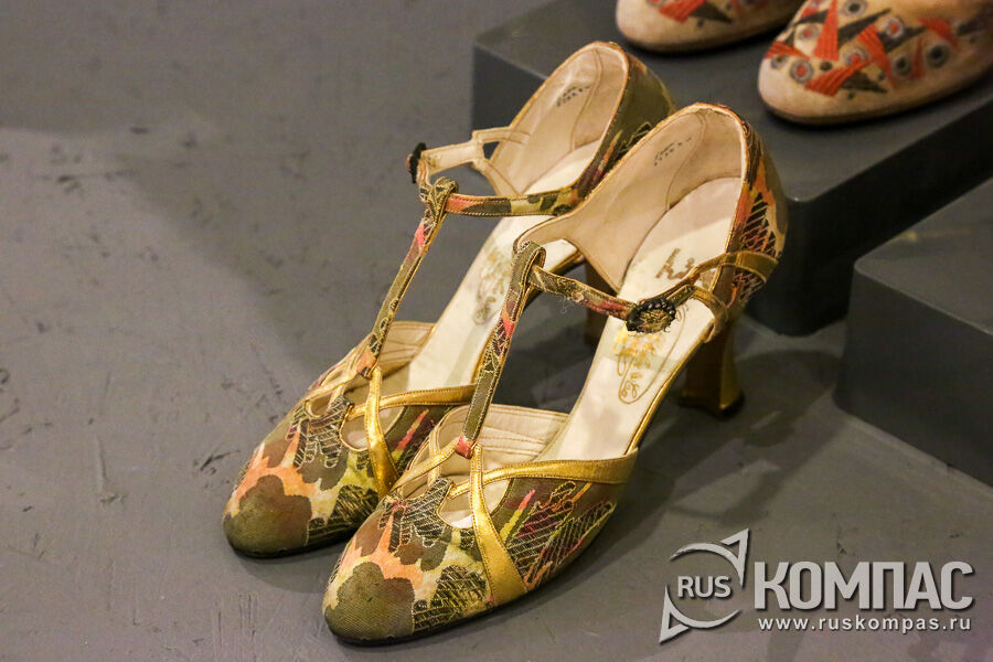 ����� �� ����� � �-�������� ��������, �������������� ����������� �� ������� ���� �������� ����� Laird, Schober & Co (���), 1920-29 ��.