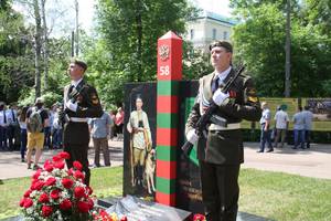 В Пензе в сквере Дзержинского открыли памятник пограничникам